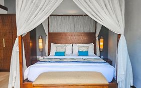 Seminyak Icon - by Karaniya Experience - CHSE certified